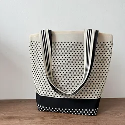 New Design Tote Bag Leisure Commuting Handheld Shoulder Woven Versatile Three-dimensional Geometric Contrast Knitted Tote Bag