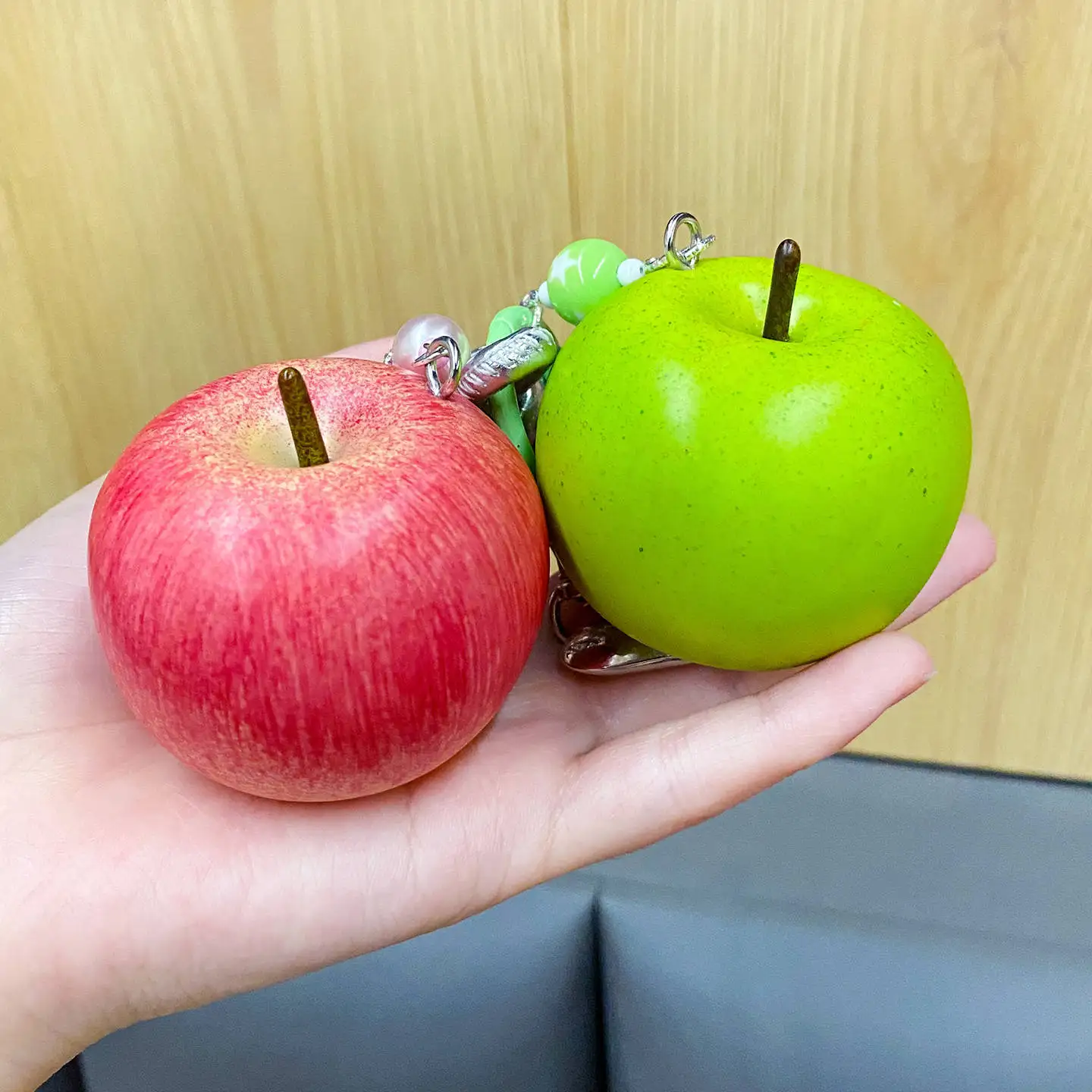 Simulation Red/Green Apple Toy Keychain Cartoon Cute Backpack Decoration Pendant Creative Christmas Gift Apple Statue Keychain