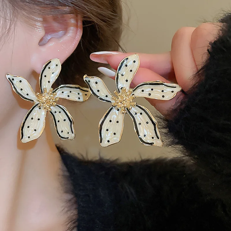 Minar Exaggerated Black White Polka Dot Enamel Large Flowers Dangle Earrings for Women Girls Gold Plated Metal Every Day Jewelry