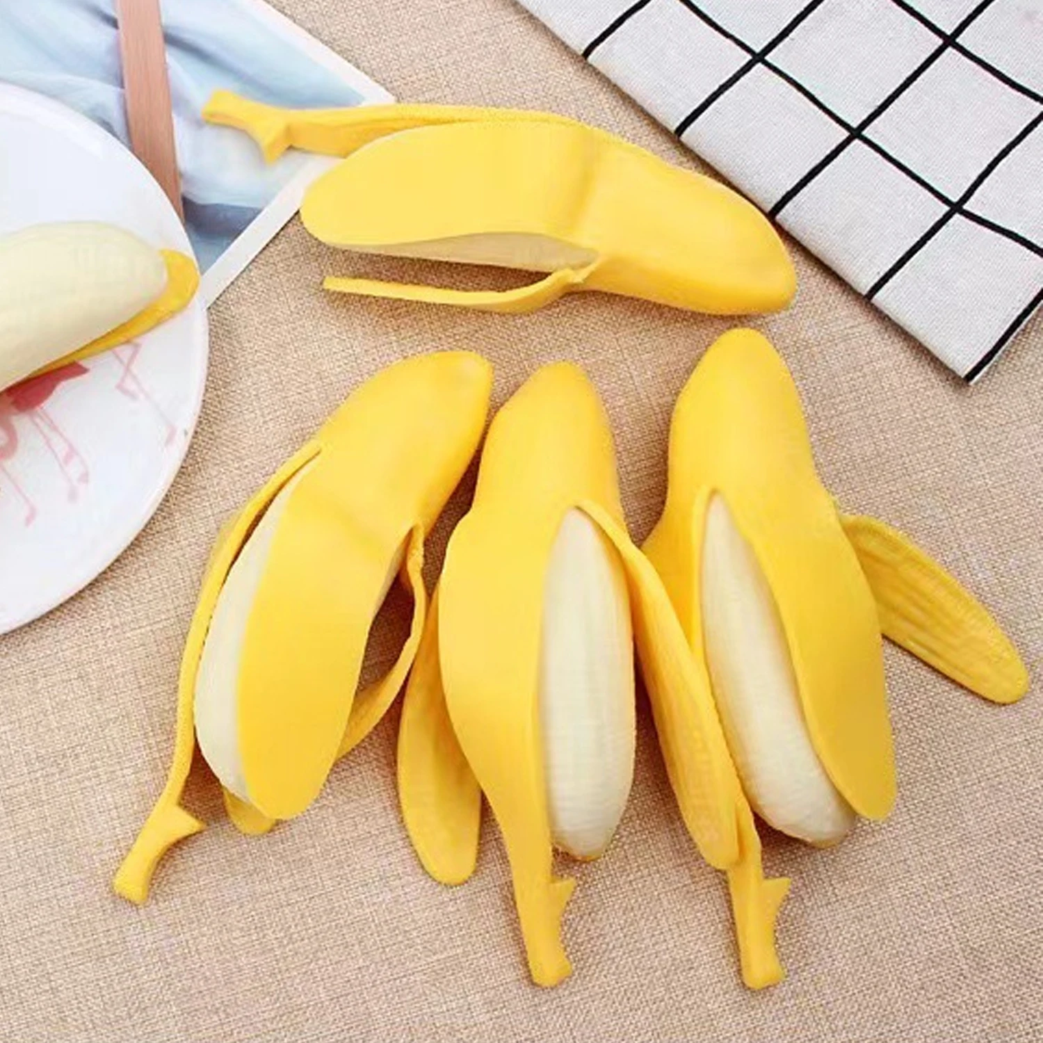 Simulated peeled banana children's toy for stress relief, creative kneading, slow rebound, prank, stress relief and release toy