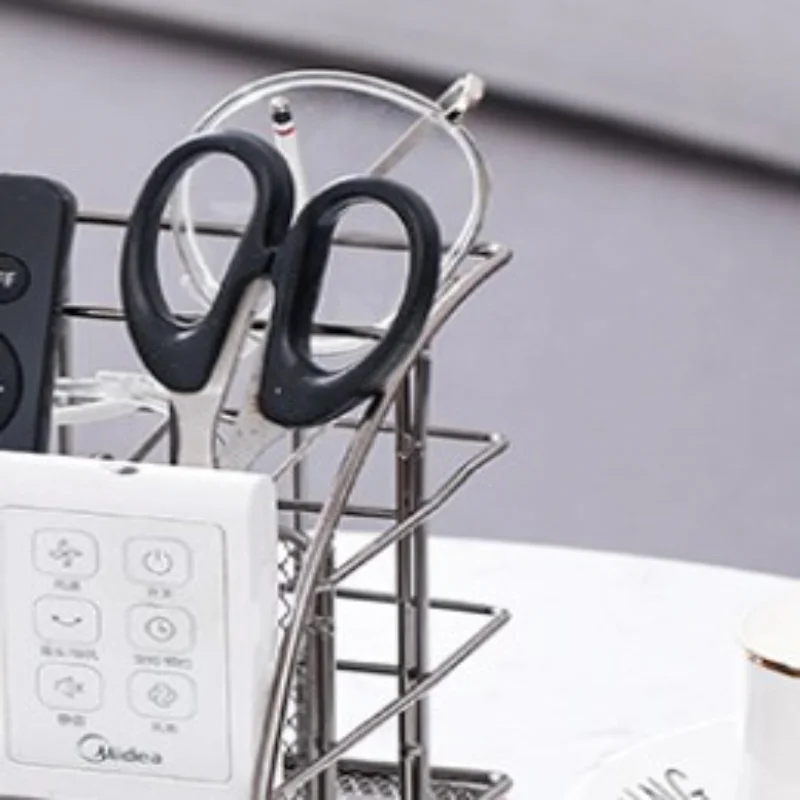 北欧メタルデスクトップオーガナイザー - オフィス、化粧品、家庭用のスタイリッシュな多機能文具&ファイルホルダー