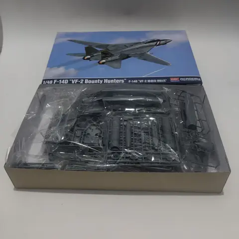 AC12370 1/48 Academy F-14D Super Tomcat `VF-2 Bounty Hunters` Assembly Model Kit