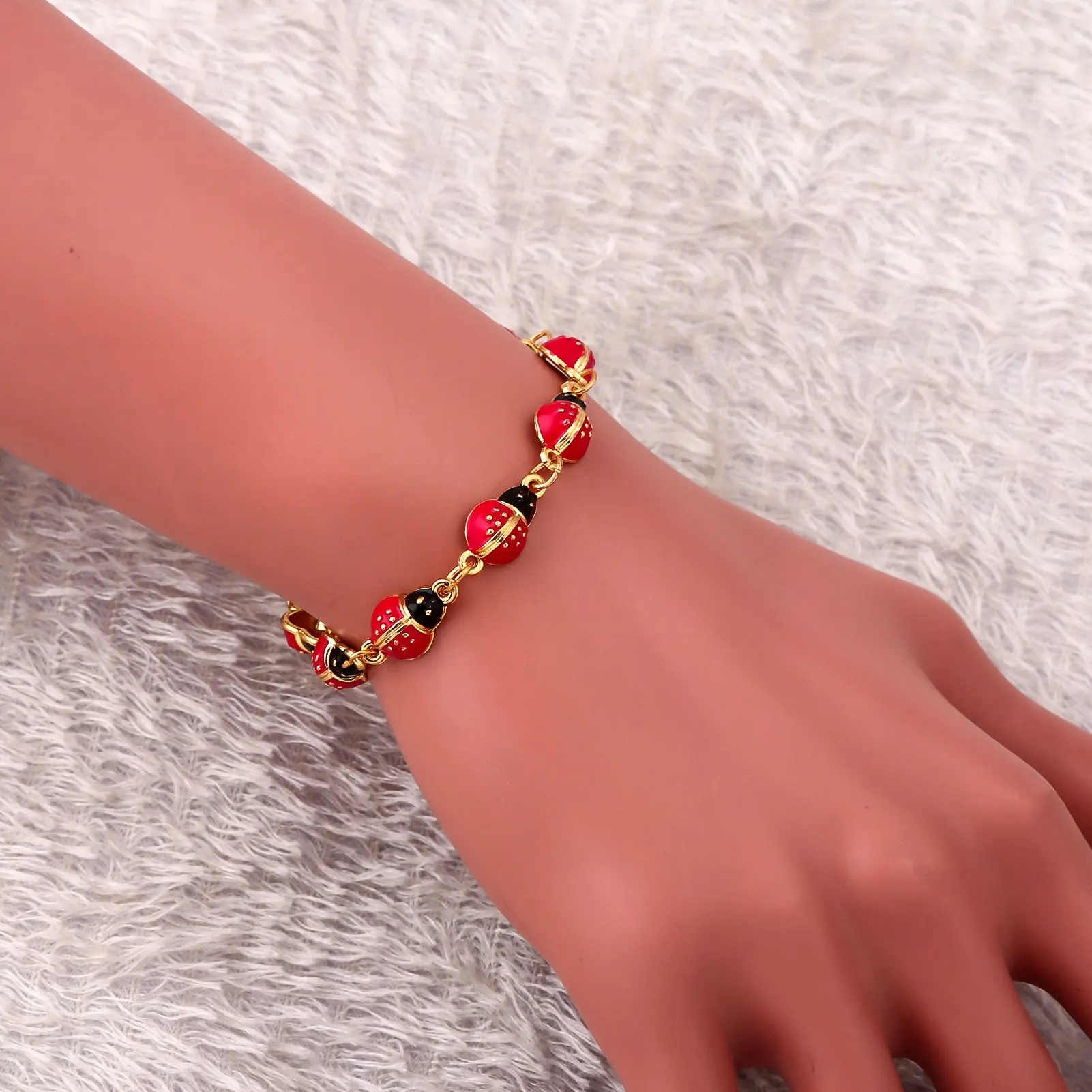 A Cute Ladybug Bracelet Fashion Enamel Red Beetle Charm Splicing Bracelet Bangle Sweet Romantic Women Accessory Gift for Friend