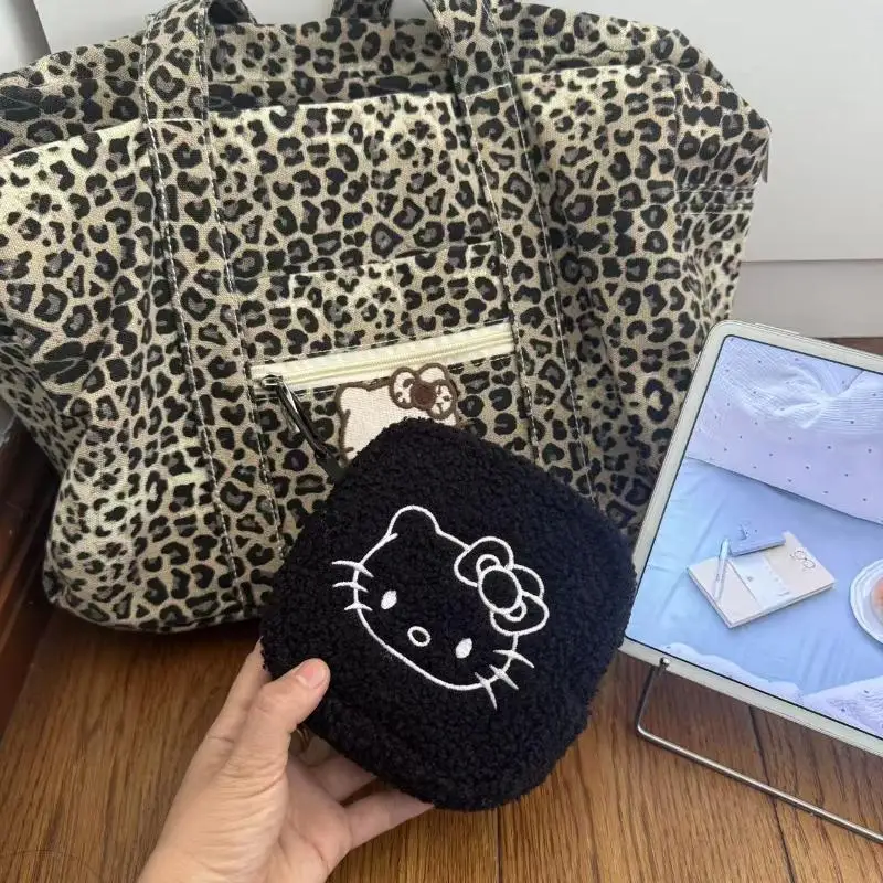 Monedero de peluche de dibujos animados Sanrio Hello Kitty, bolsa de almacenamiento multifuncional portátil, bolsa para auriculares, Mini bolso cuadrado para cámara