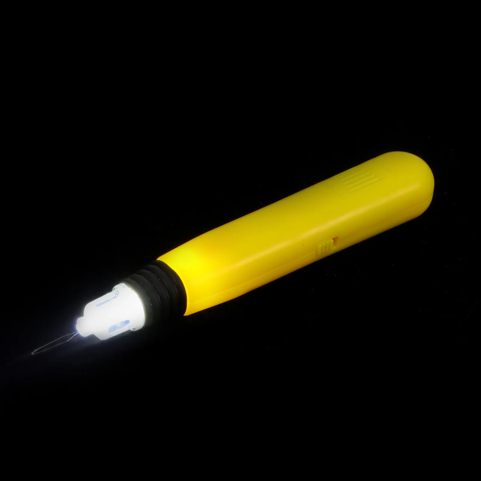 أداة خياطة بإضاءة LED، قبضة مريحة وخفيفة الوزن لتطريز اللحف ومزيل الخيوط