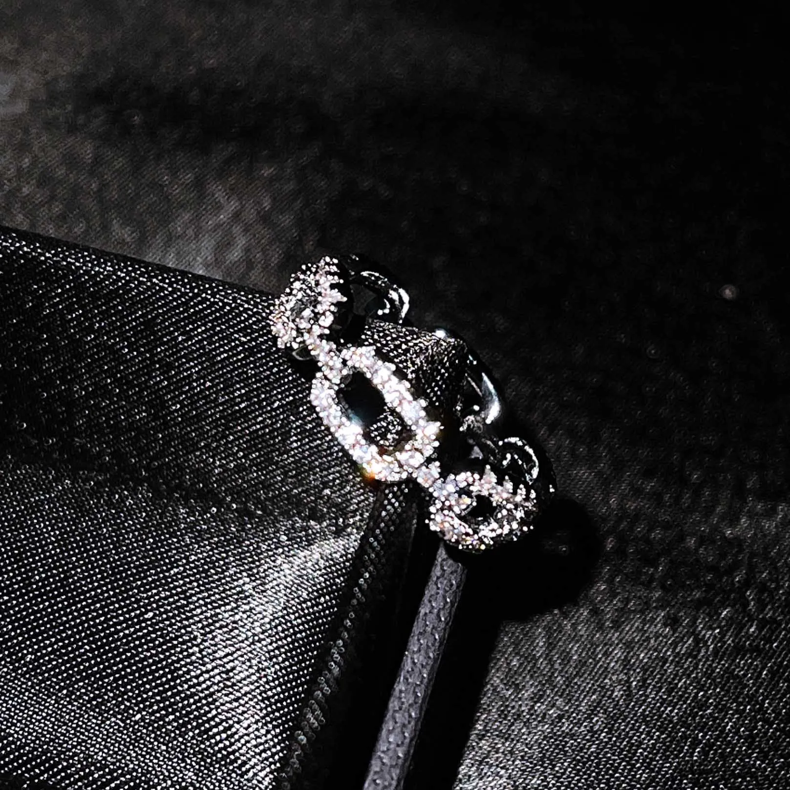 Douyin live broadcast hot style high-end niche design diamond chain ring fashion personality ins index finger ring female