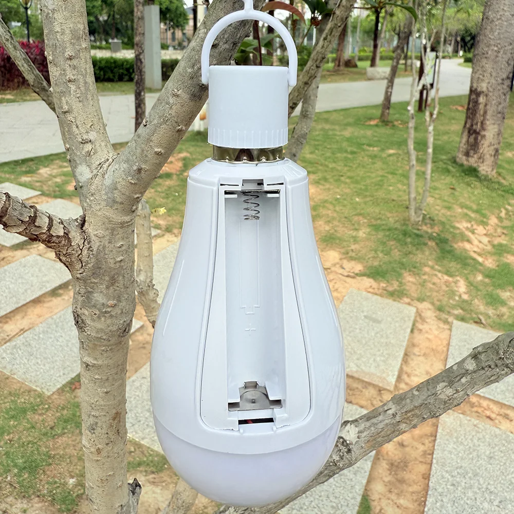 LED Emergency Bulb Charging Chip Emergency Power Failure Camping Outdoor Spare Light Can be used as a flashlight 18650 battery