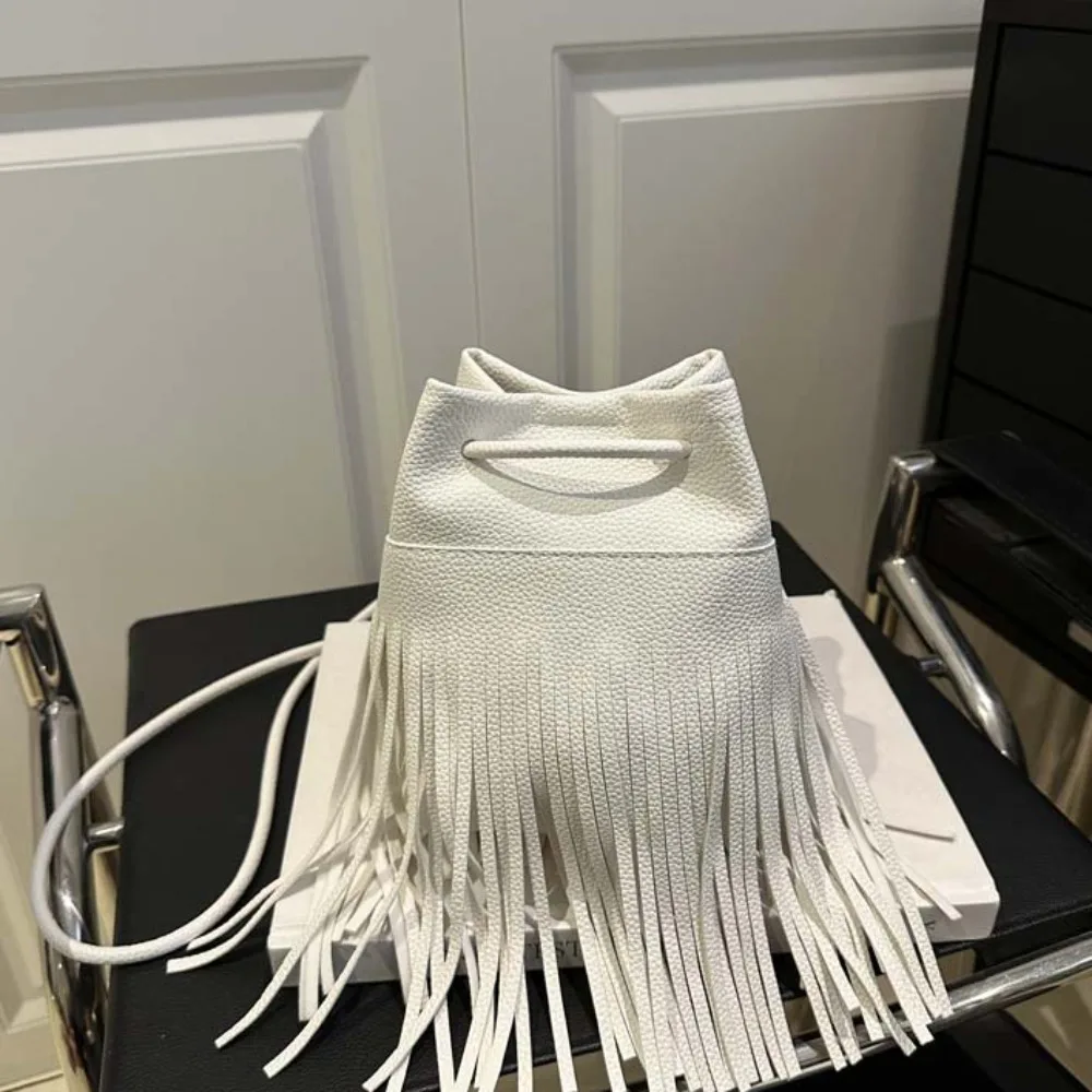 

Crossbody Bag Elegant Tassels Bucket Bag Retro Large Capacity Drawstring PU Bag Brown Khaki Texture Shoulder Pouch Vacation