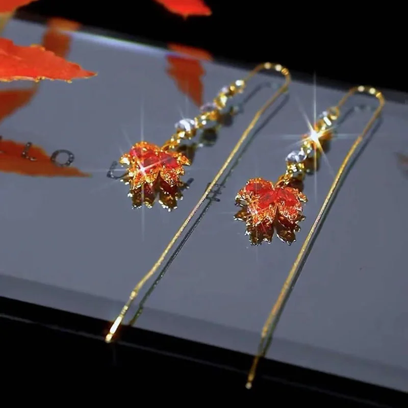 Trend Red Crystal Zircon Maple Leaf Dangle Earrings for Women Fashion Long Tassel Pendant Earring Wedding Party Jewelry Gift