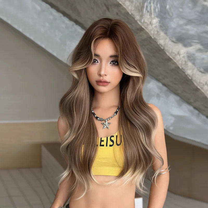 

Летний синтетический парик для женщин: длинные волнистые волосы, элегантная прическа с центральным пробором, градиент цвета медово-коричневого, искусственные волосы из волокна.