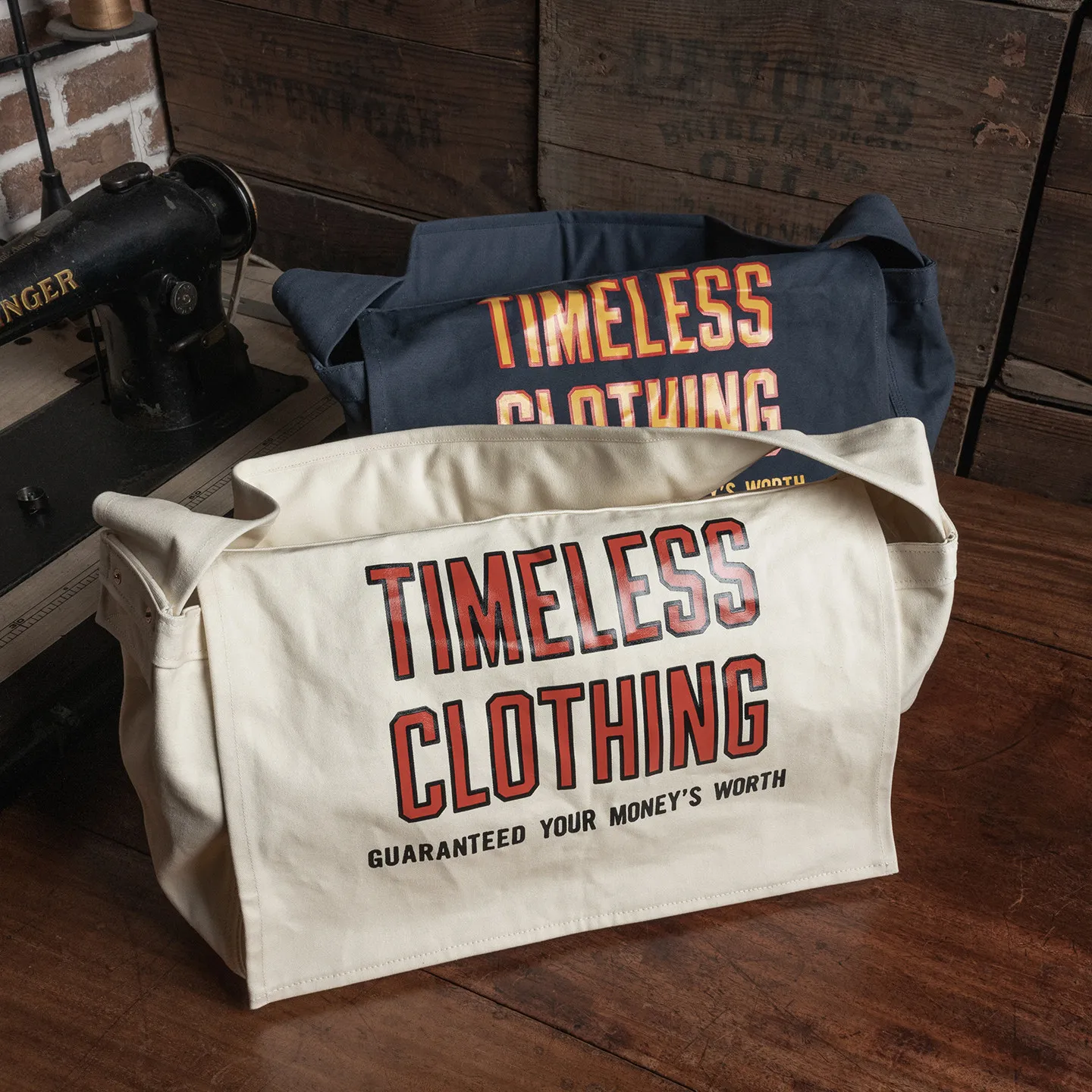 

Bronson Thickened High-Density White Canvas Messenger Bag Crossbody Single-Shoulder Large-Capacity Vintage Messenger Bag