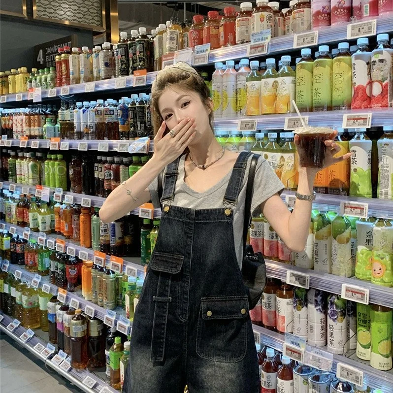 

Summer Casual High Waist Short Jeans Overalls Women's Loose Straight Leg Denim Bib Overalls Fashionable Ageless Trendy