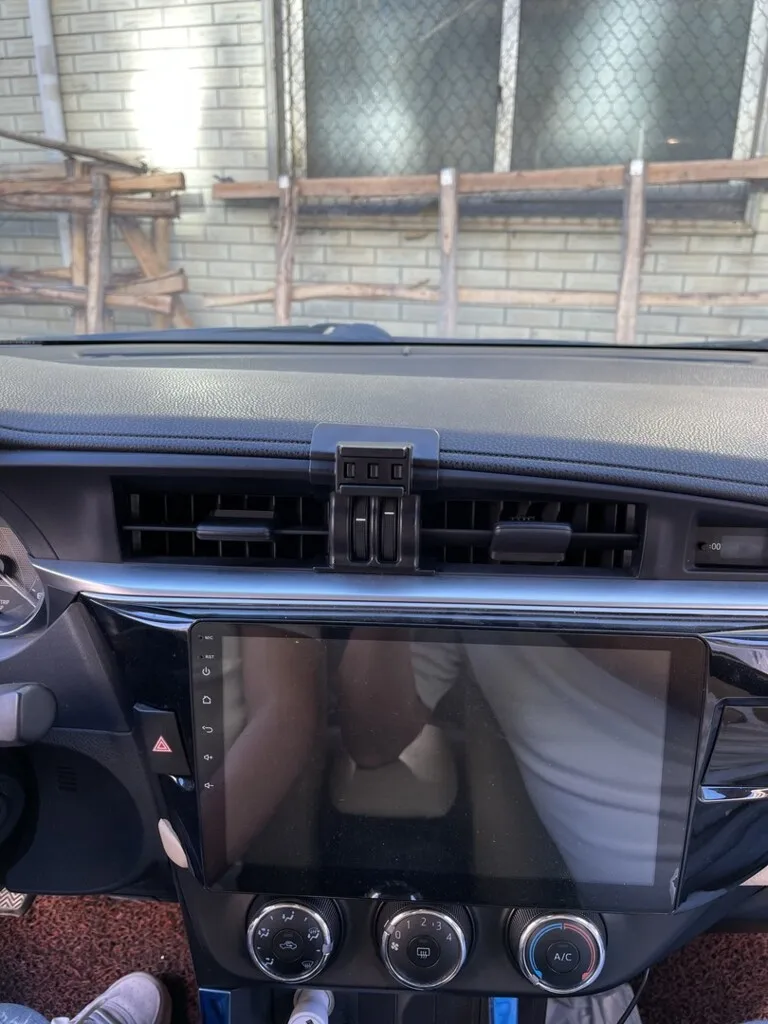 The snap on base for Toyota Corolla E170 Levin 2014-2016 car phone holder can be used with various styles of phone holders