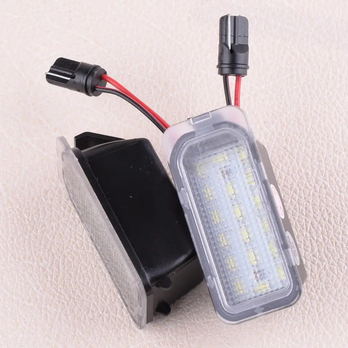 

1 пара светодиодных ламп номерного знака, подходящих для Ford Fiesta Focus S-MAX C-MAX Grand Kuga Mondeo Galaxy 2010-2015