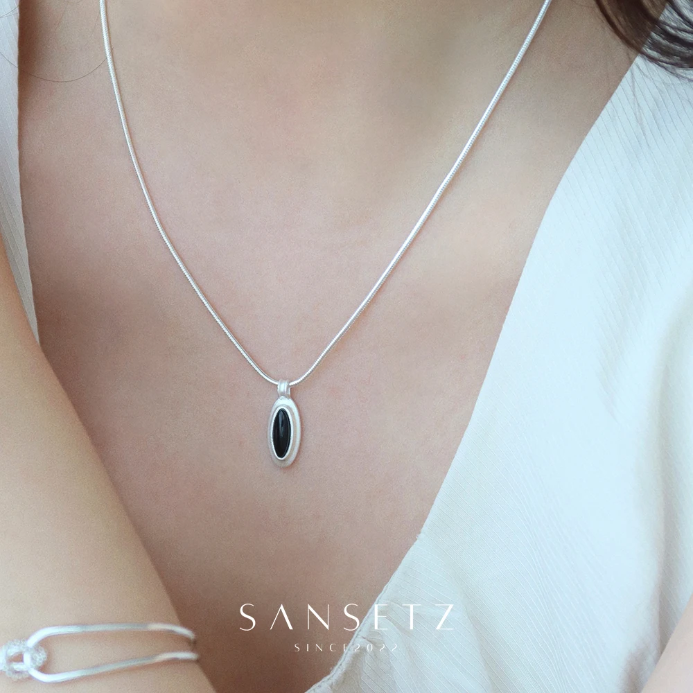 

Black Agate Sterling Silver Necklace Light Luxury Niche Clavicle Chain Retro New Chinese Necklace White Chalcedony Pendant