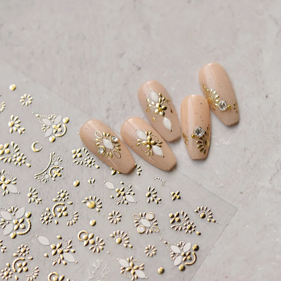 1 PCS Vintage Gold Floral High Quality 5D Embossed Nail Art Decals Nail Art Engraving Decoration Fashion Slider Nail Stickers