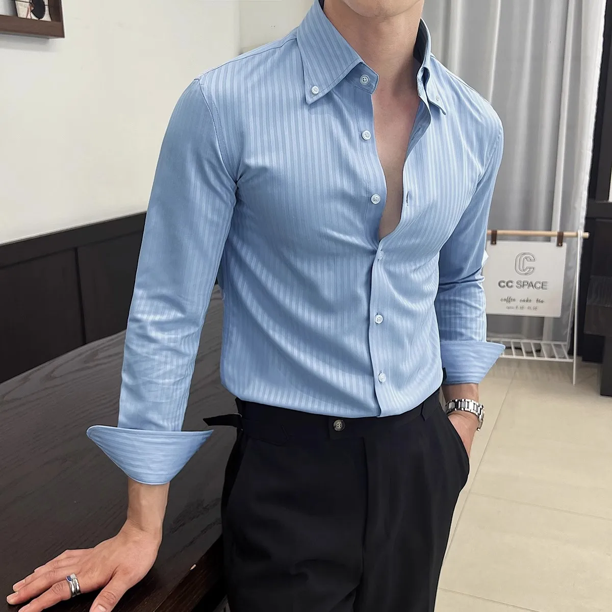 Men's Long Sleeve Slim Fit Shirt with Dark Stripe Pattern Point Collar for Casual Versatile Stylish British Style Youthwear