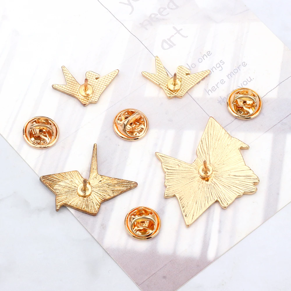 Lucky Thousand Paper Cranes Enamel Pins Origami Cartoon Animal Brooches For Women Badge Backpack Lapel Pin Wishing Jewelry Gifts