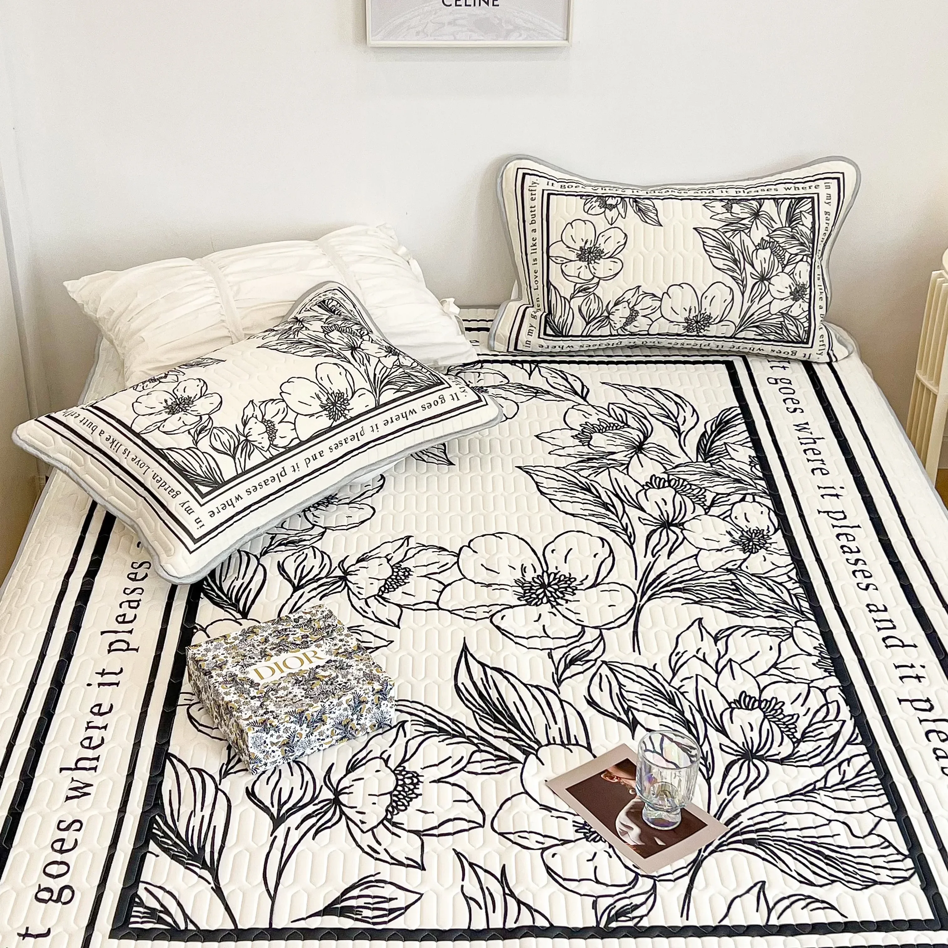 

ins Volkswagen Cartoon Bed Latex Mat Kit Three-piece Set Ice Silk Soft Mat Washable Air Conditioning Soft Mat Xia Liang