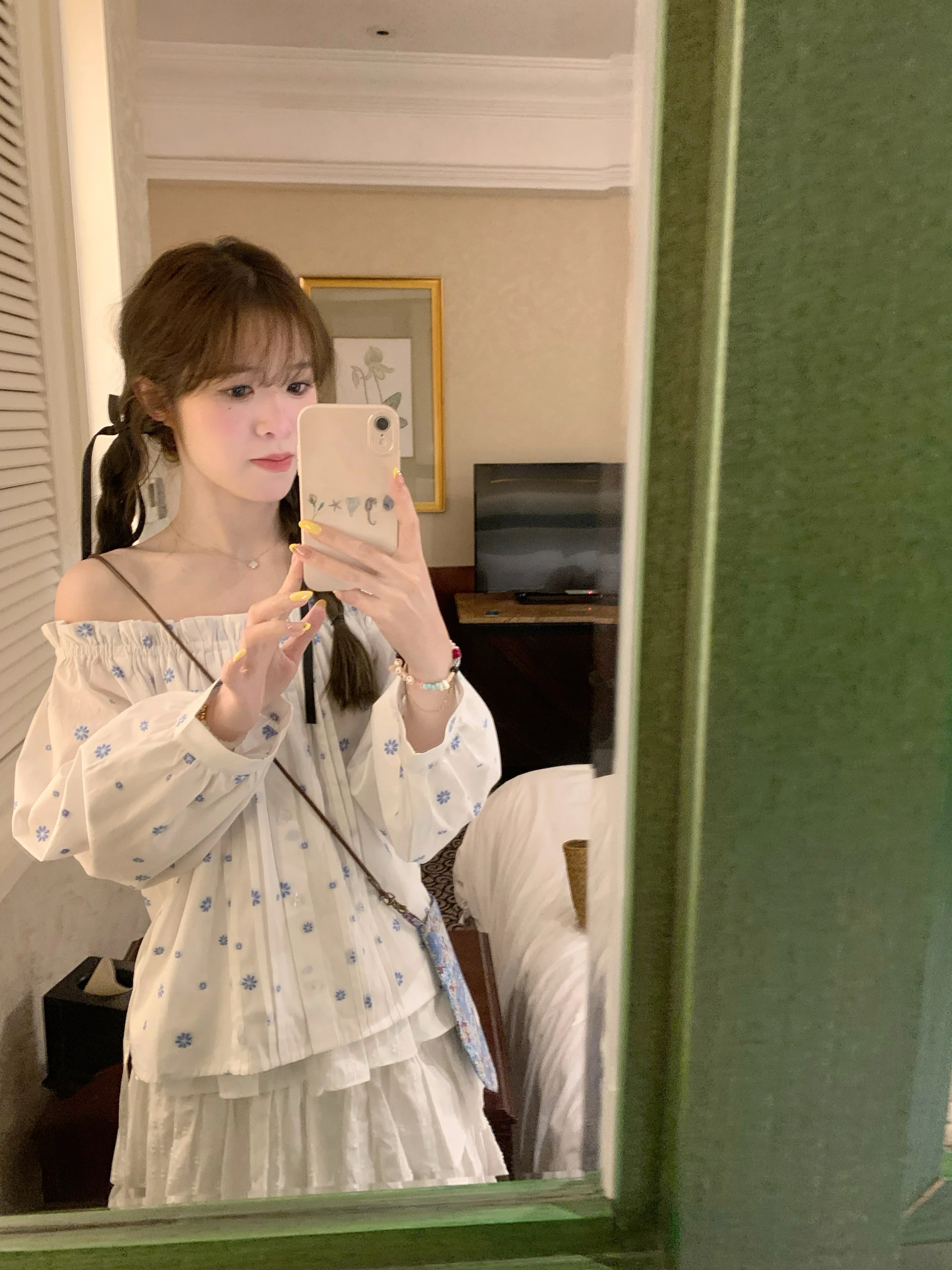 

Yoursjin Loose Fit Cotton irt with Embroidered Blue Flowers One oulder Long Sve Casual Sle Women's Top