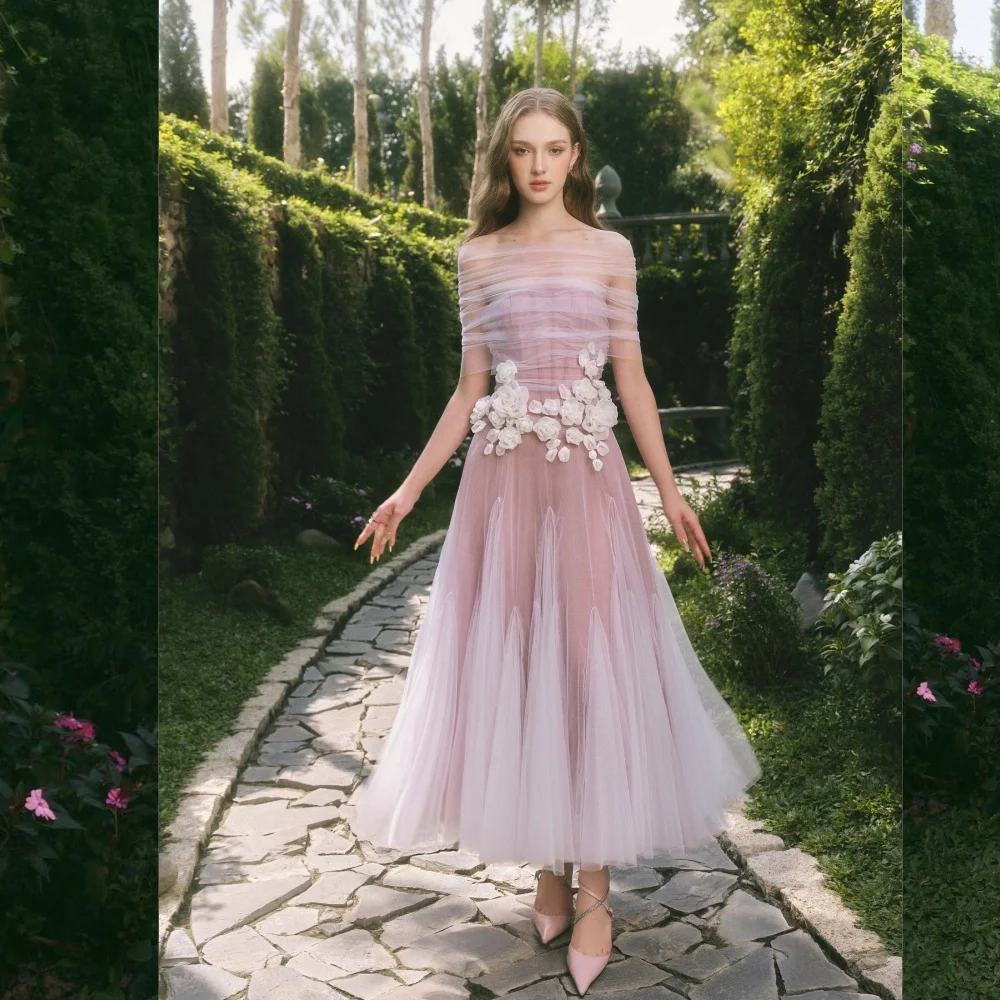 Abiti midi su misura con pieghe drappeggiate a fiori in tulle personalizzati Quinceanera A-line con spalle scoperte