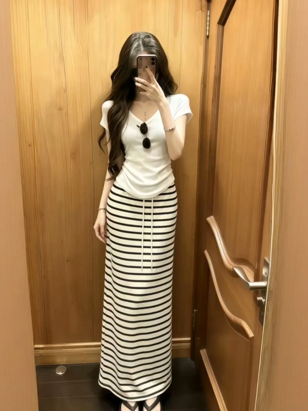 

Korean Style Lazy Casual Set Women Summer White V-Neck Knitted Short Sleeve High Waist Striped Half Skirt Two-Piece Set