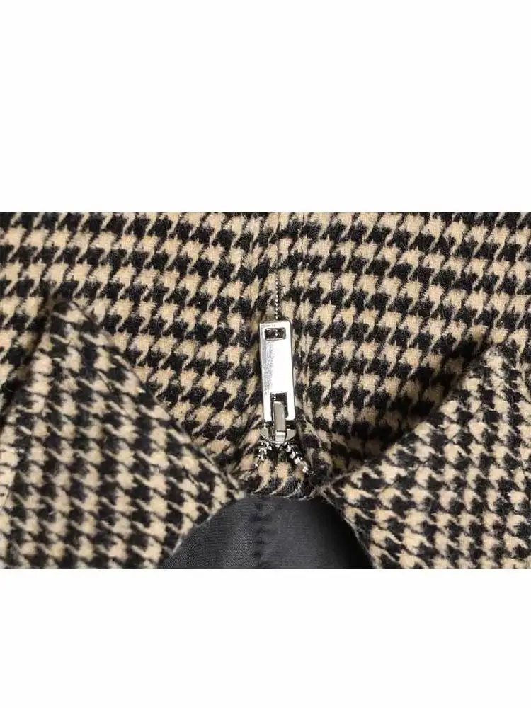 

HH Woman Early Spring Fashion Street Style Lapel Long Sleeves Zipper Pocket Decoration Bomber Jacket Female Casual Warm Coat