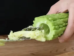 Stainless Steel Pepper Corer Portable Zucchini Cucumber Core Remover Special Kitchen Gadgets with Serrated Edge Home Gadgets