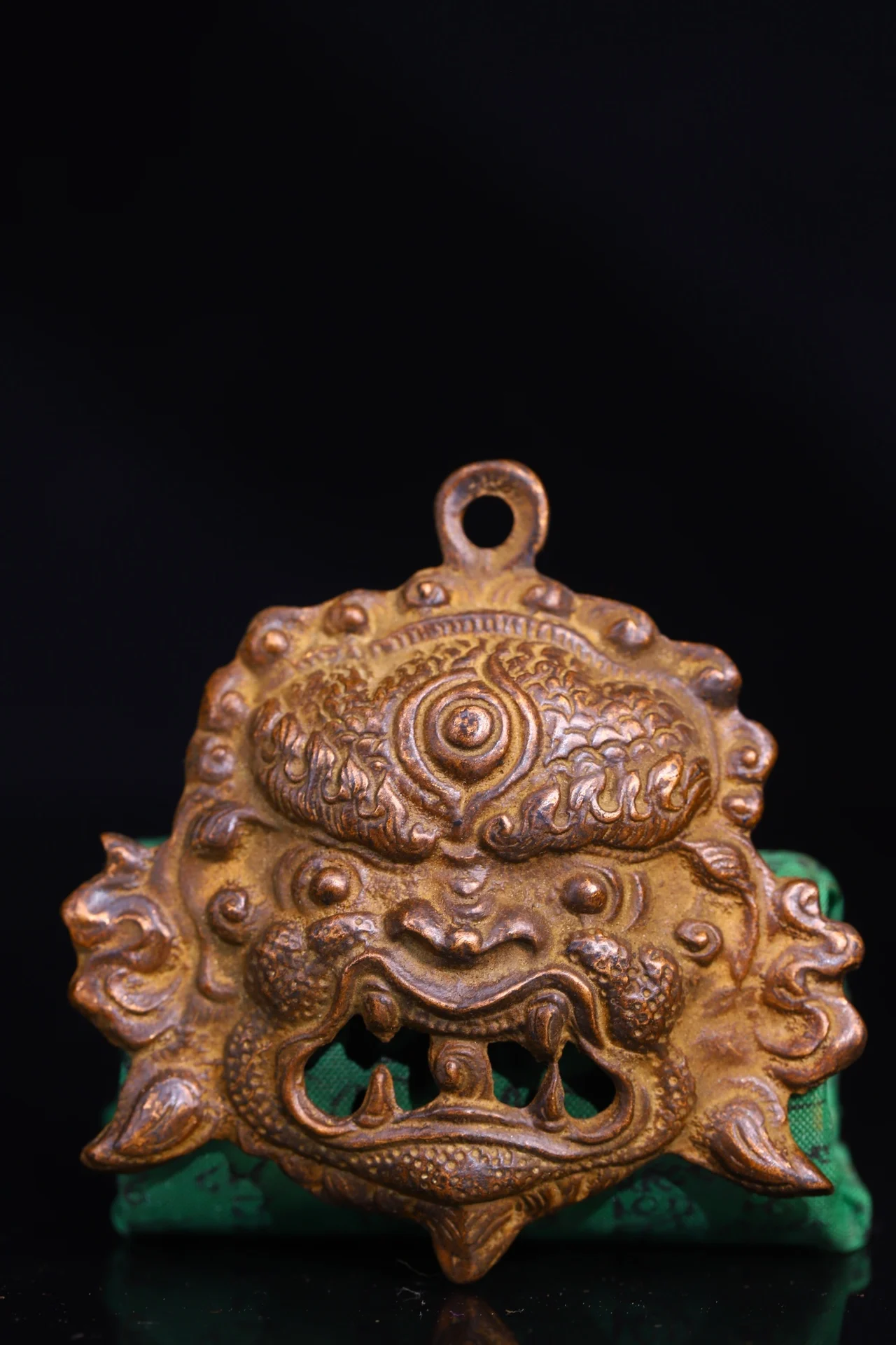 

3"Tibetan Temple Collection Old Bronze Cinnabar Vajra Buddha Head Amulet Mask Pendant Town House Exorcism ward off evil spirits