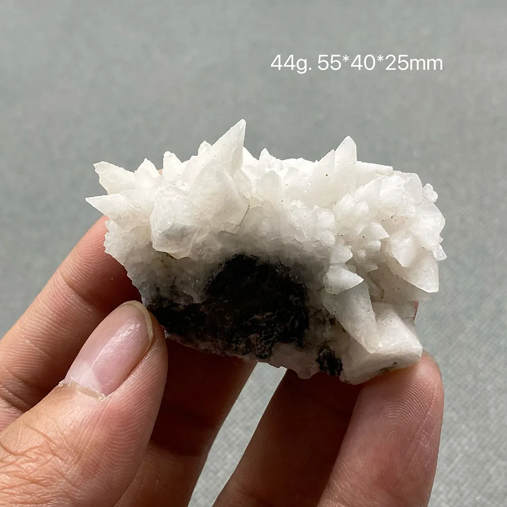 Pietra di cristallo grezza di calcite cinese Fujian naturale al 100% con fluorescenza