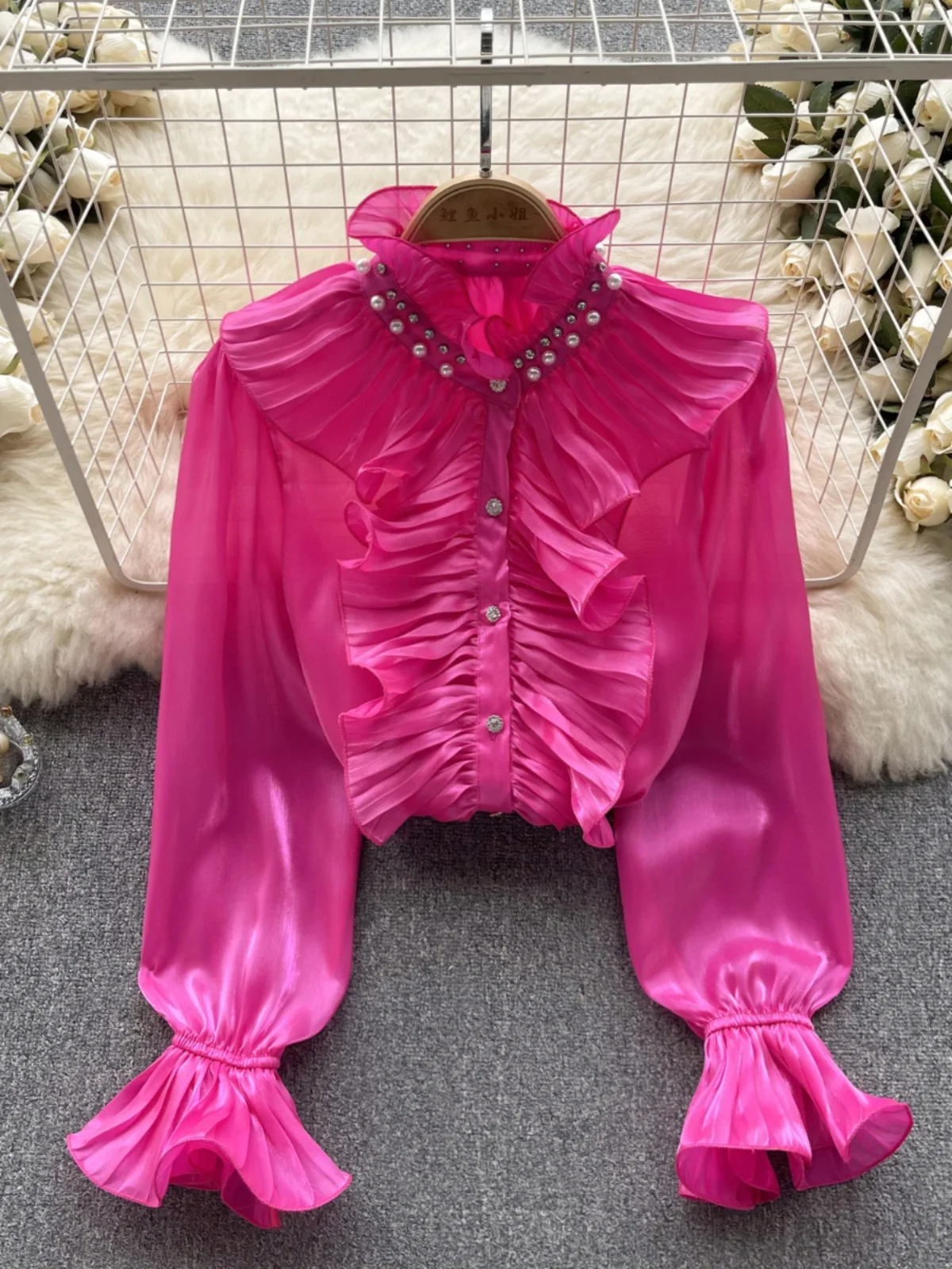 

Elegant Luxury Ladylike Style High-End Shirt Women's Autumn Winter Bell Sleeve Wooden Design Atmosphere Top