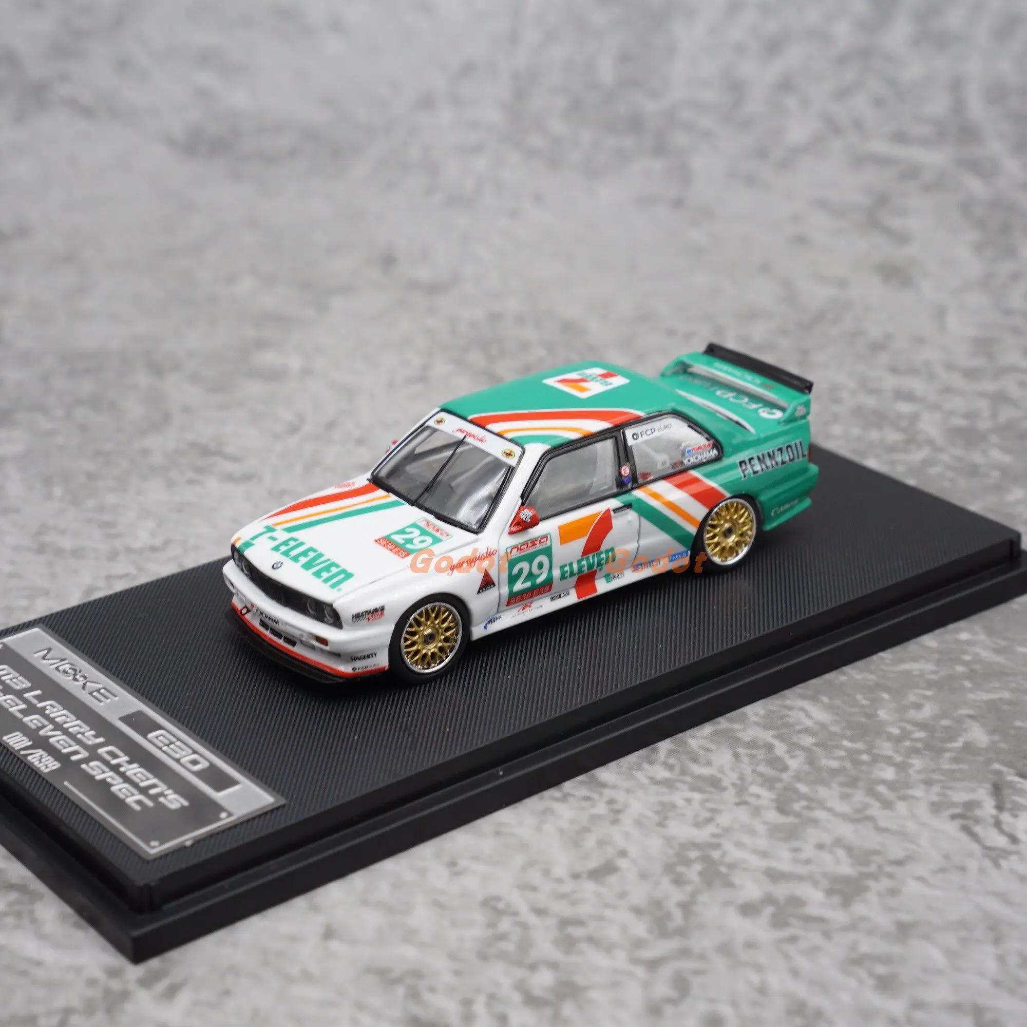 Moke 1:64 Maßstab Druckguss-Legierung # 29 BMW E30 M3 Mk1 Spielzeug-Rennwagen-Modelle Klassiker Nostalgie Erwachsenengeschenke Souvenir Statische Ausstellung