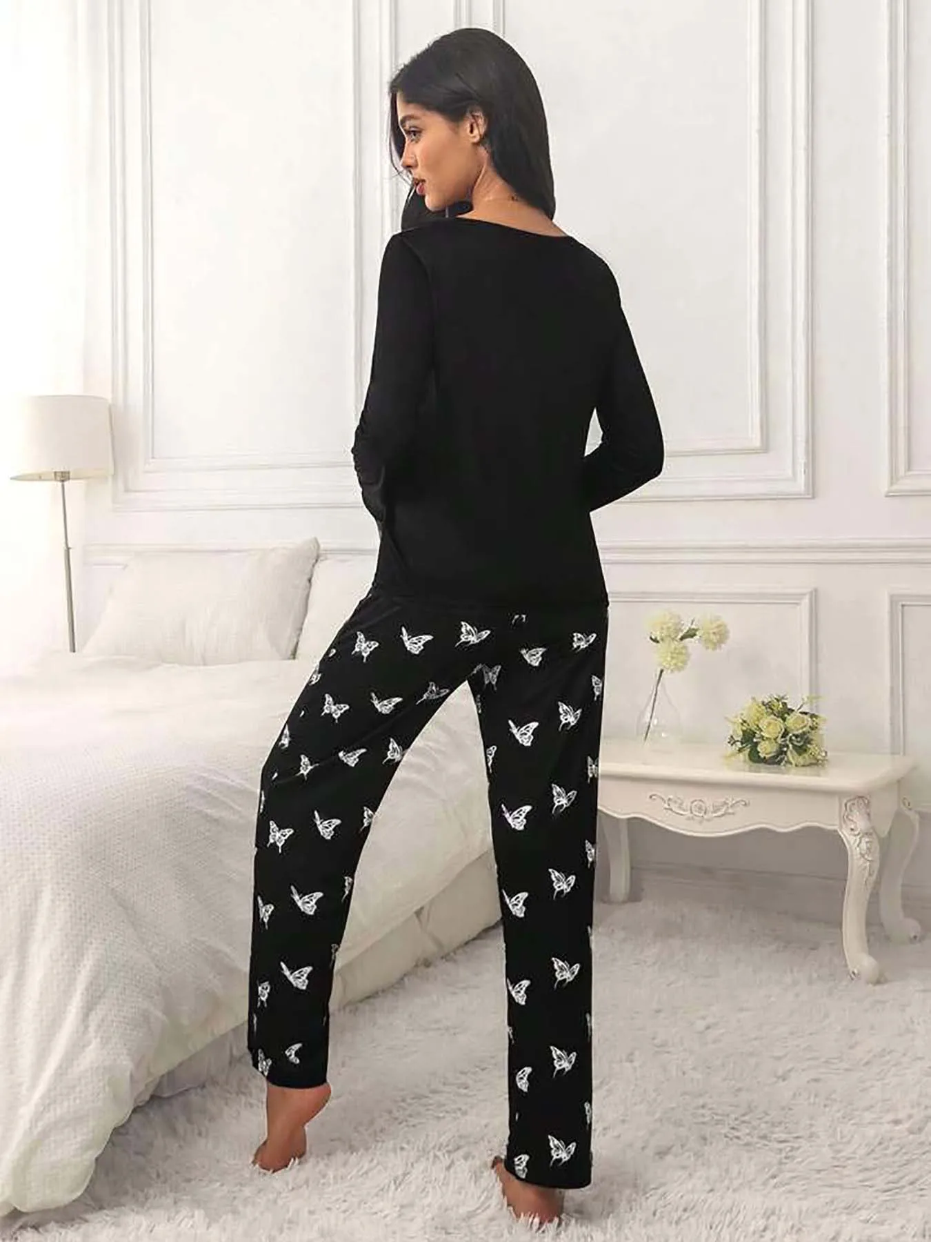 Butterfly print black crew neck long sleeve and pants casual and comfortable women\'s pajama set