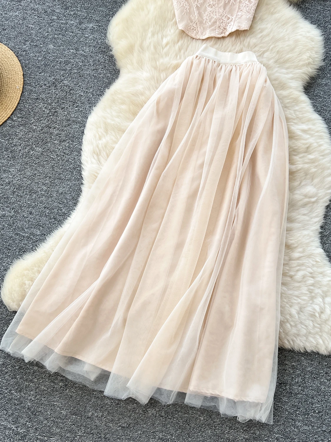 

Летняя пышная юбка Pure Desire с высокой талией и кружевным укороченным топом, женский комплект из двух предметов Faion V-Ne Long Sve, рабочая одежда