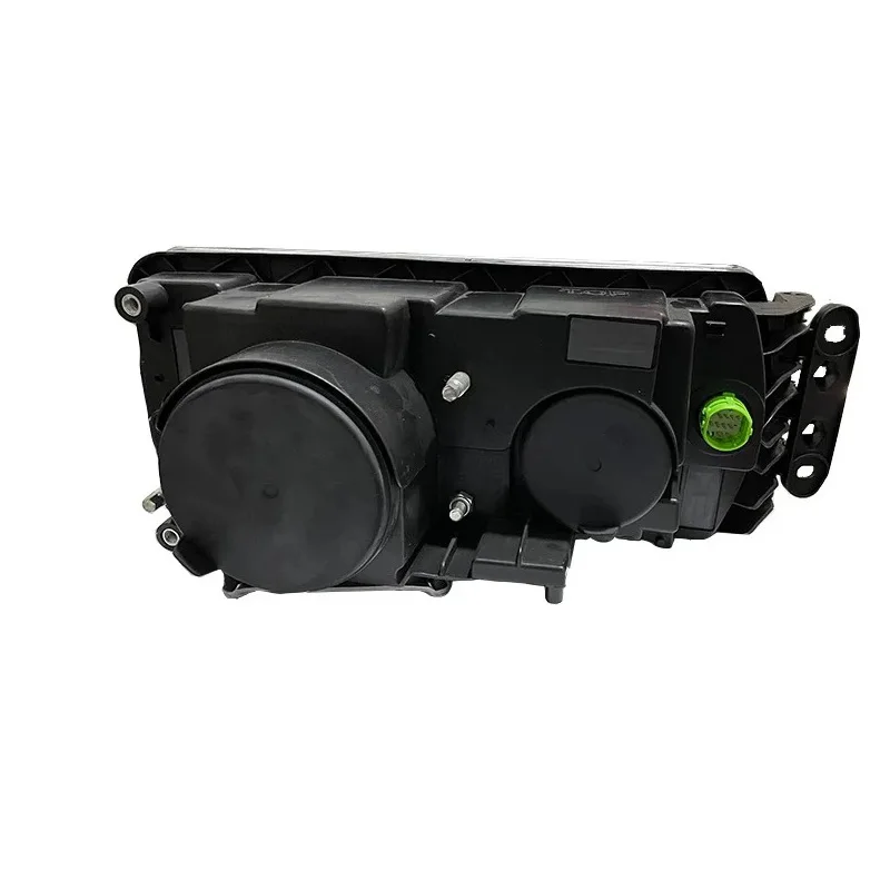 1PCS 24V LHD Truck Headlight For IVECO high-way Eurocargo Stralis Trakker Truck 5801571745 5801571746 5801745447