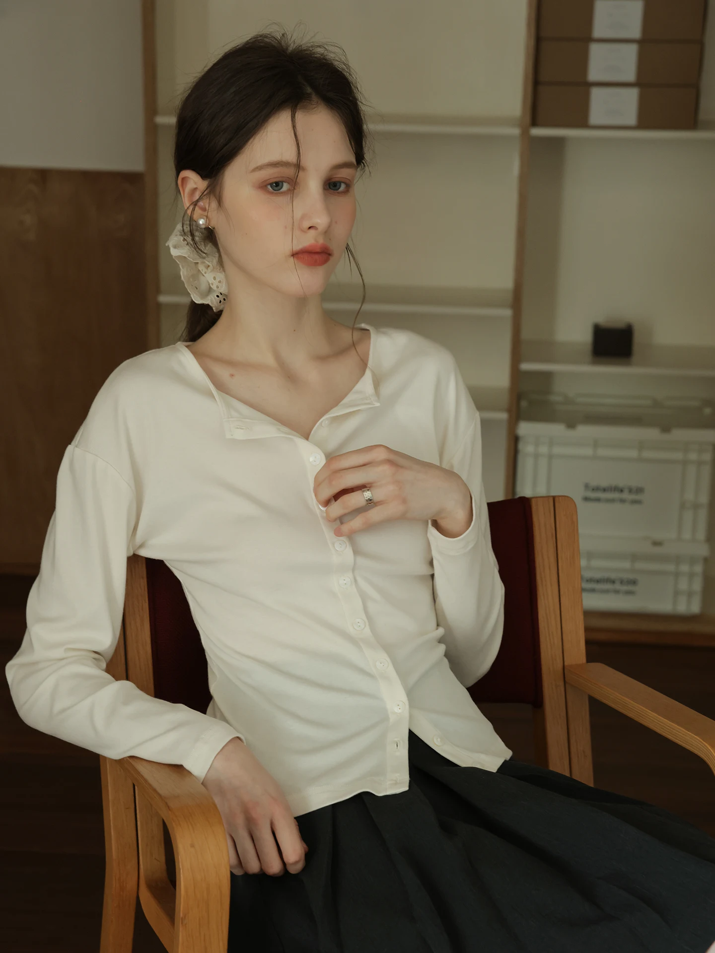 

Весенний облегающий женский топ с длинным рукавом, простой универсальный дизайн с одной пуговицей и завышенной талией, модный.