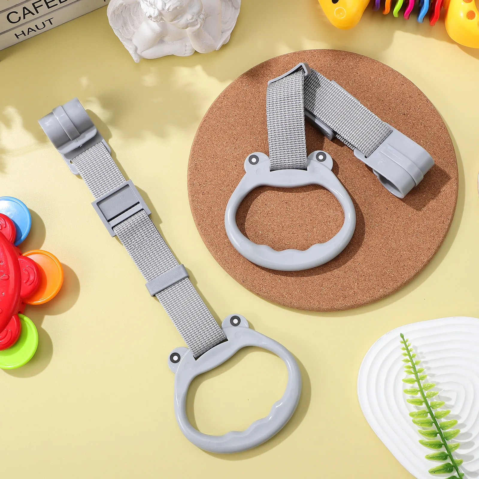 

2Pcs Baby Playpen Pull Rings Adjustable Strong Load-Bearing Soft Plastic Toddler Stand Ring Handle for Crib Cot Walking Exercise