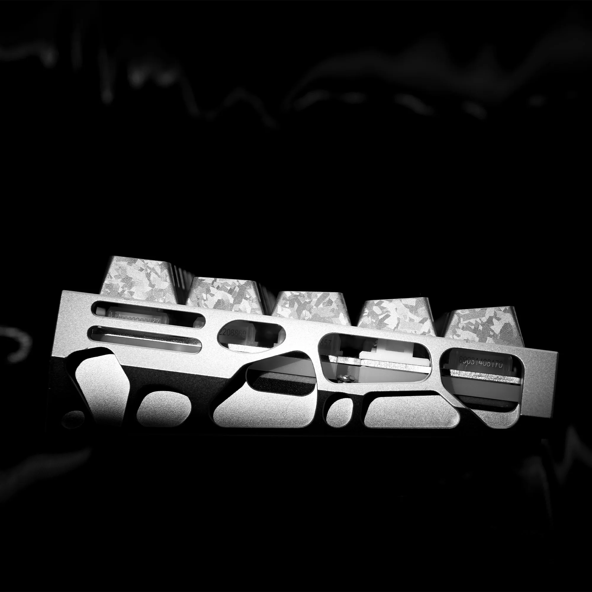 XVX Silver Carbon Keycaps Metallic Silver Powder Cherry Profile Side-Print Shine-Through Carbon Fiber Texture PC Keycaps 119-key view 3