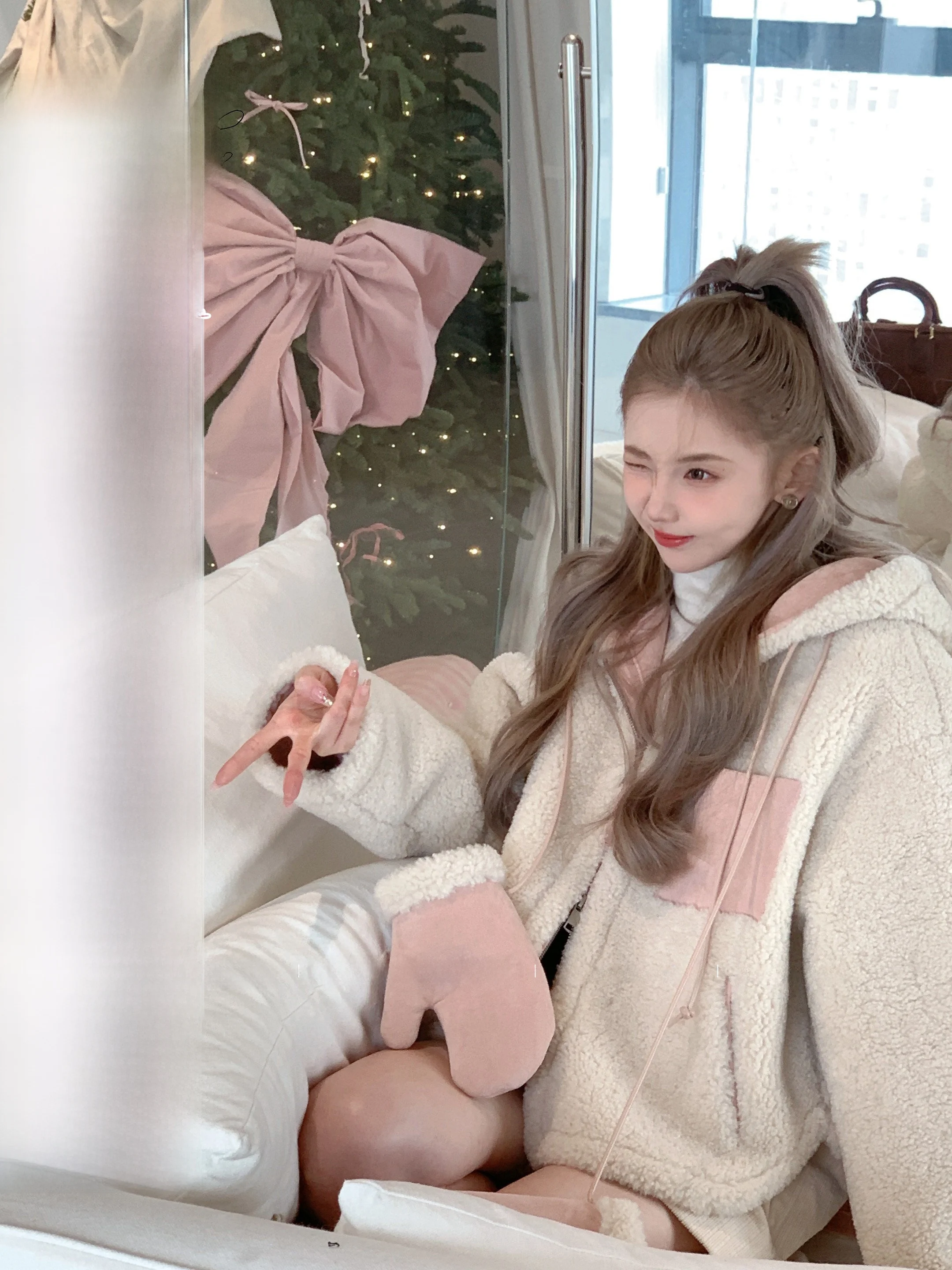 

CSK Cupid "Fluffy a nut!" Winter Girl Fur And Leather Inteated Warm Hooded Jaet Women's Faion Loose Fit Long Sl...