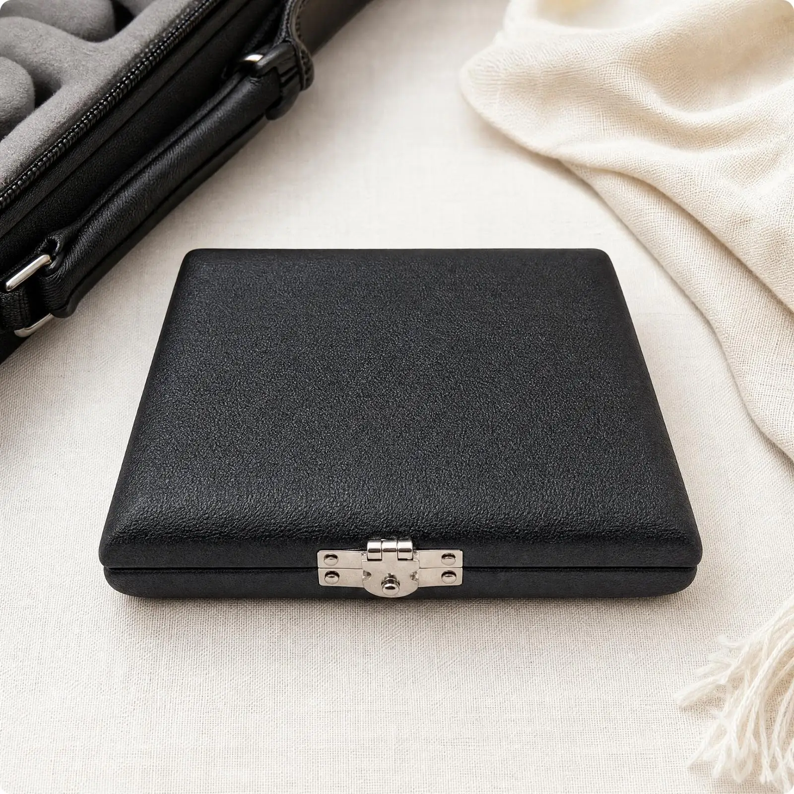 Portable Oboe Cane Storage Case Compact Hinged Oboe Cane Case with Metal Clasp Lightweight Secure for Performances, Rehearsals