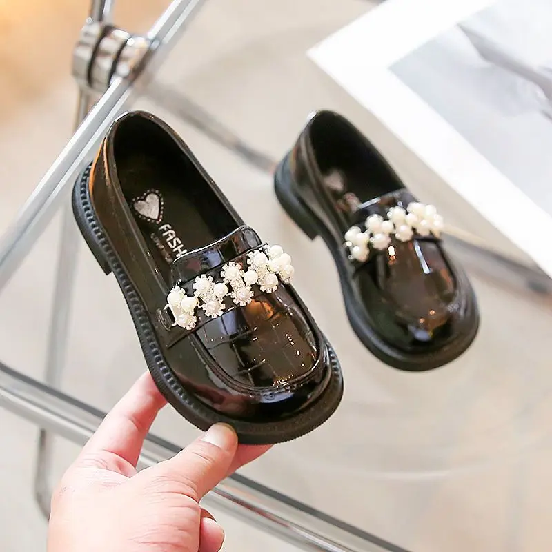 2026 Spring Kids Girls Loafers Non Slip British Style Performance Shoes for Children Soft Sole Princess Design Leather Footwear
