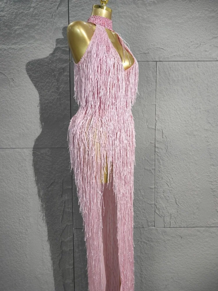 2025 Mini robe glamour en plumes bleu clair et strass - Manches bouffantes, détails transparents pour la discothèque de fête sur scène