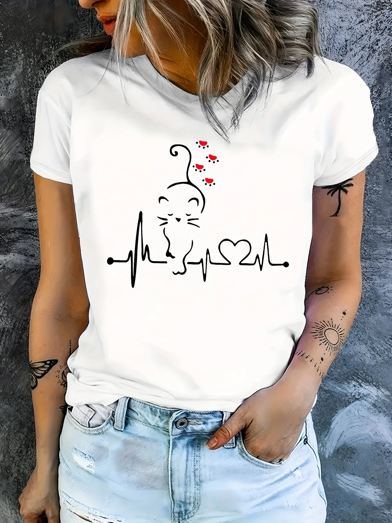 

Cat Heart Paw Print Graphic Lightweight Summer Top Regular Spring Women's Casual Short Sleeve Crew Neck T-Shirt Cute