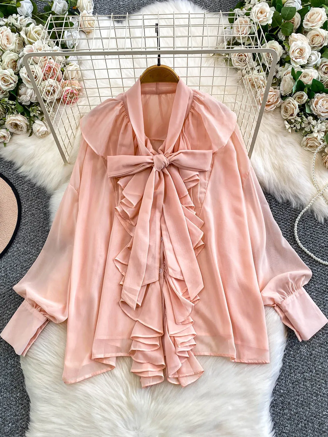 เสื้อผู้หญิงทรงหลวมสไตล์ฝรั่งเศส แขนยาว แต่งลูกไม้หวานๆ สำหรับฤดูใบไม้ร่วงและฤดูหนาว รุ่น Ele Lady Sle Knot V-ne irt