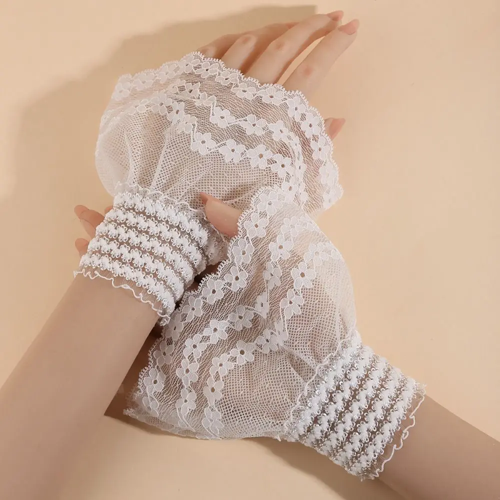 

Elegant Lace Ruffled Wrist Fake Sleeves Cuffs Costume Accessory Comfortable Lace Cuff Soft Wrist Cuff Wedding
