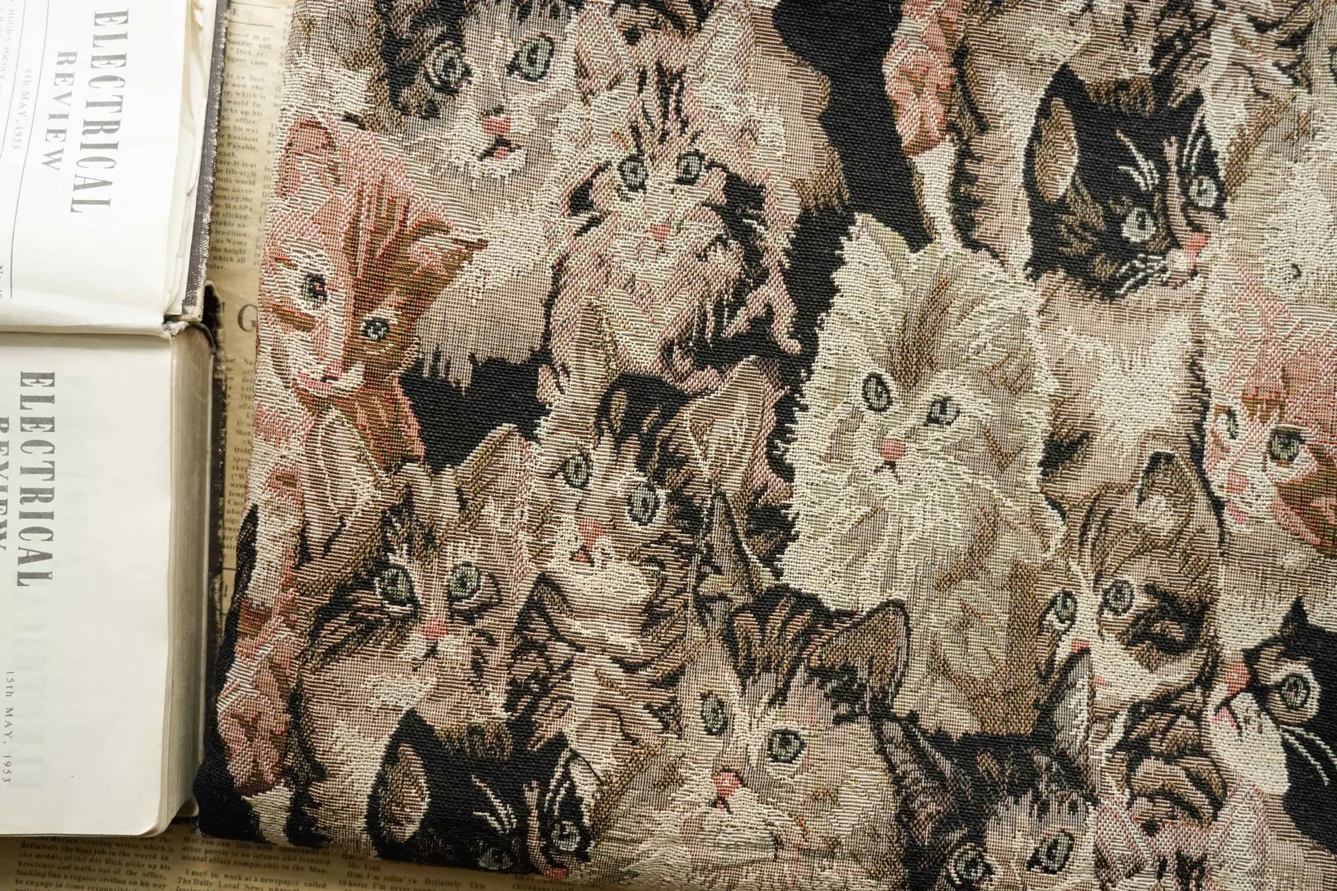 45cm x 149cm Cat Patten Jacquard tessuto spesso primavera autunno vestiti delle donne che fanno divano tessili per la casa tessuto per cucire fai da