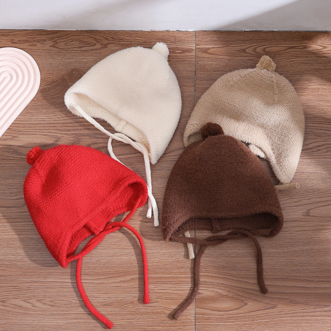 

Сплошная цветная шерстяная вязаная шапка для ребенка на шнуровке, шапка для детей 1-4 лет, защита ушей для мальчиков и девочек, зимняя теплая детская пуловерная шапка