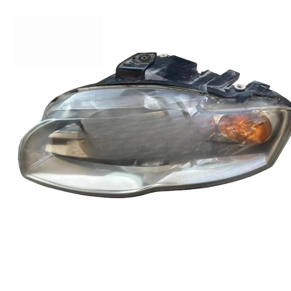 TUZHIHAO Genuine Used OEM Direct Factory Sales Older Model for Audi A4 (B7) Xenon Headlights Complete Light Claws Sold Pair