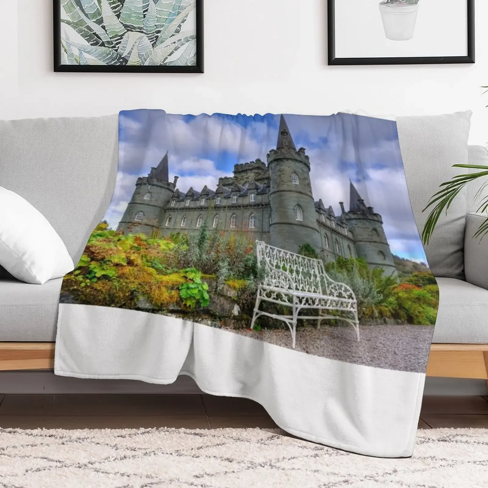 Inveraray Castle, Argyll, Scotland Throw Blanket Stuffeds Designers christmas decoration Hairys Blankets