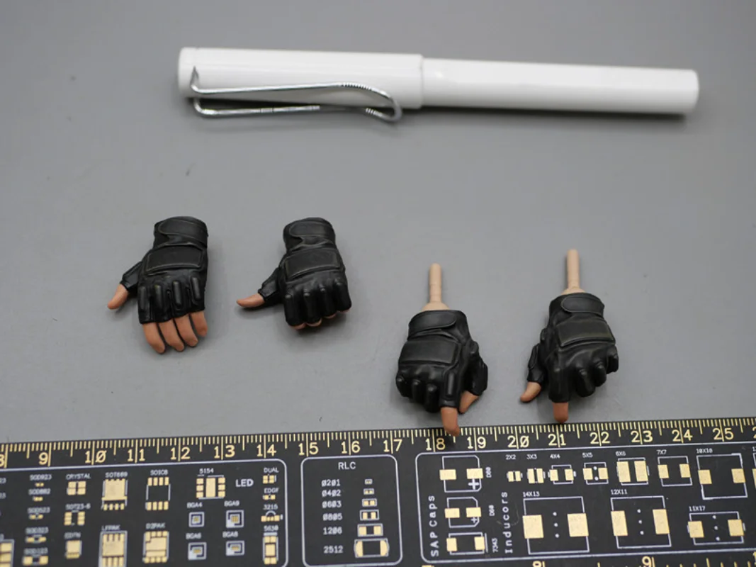 DAMTOYS 1/6 dam78087 Russian Warrior Special Forces Glove Hand Type Model For 12'' Figure